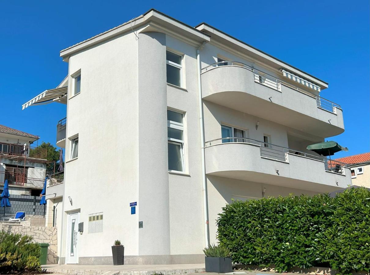 Apartments Antonella トロギール エクステリア 写真